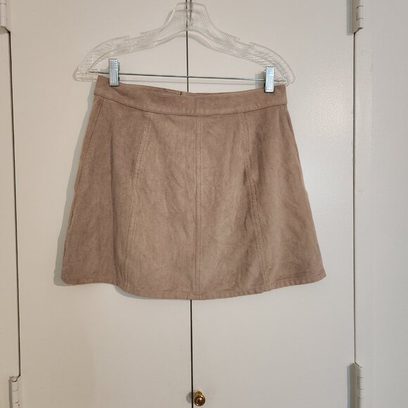 Express Tan faux suede button up mini skirt size 8 - Picture 4 of 4
